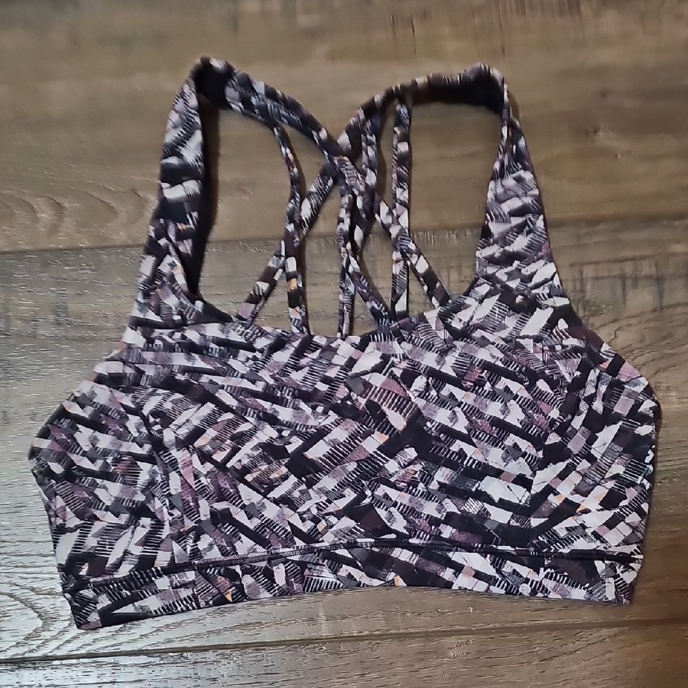 Lululemon Free To Be Serene Sports Bra Size 4